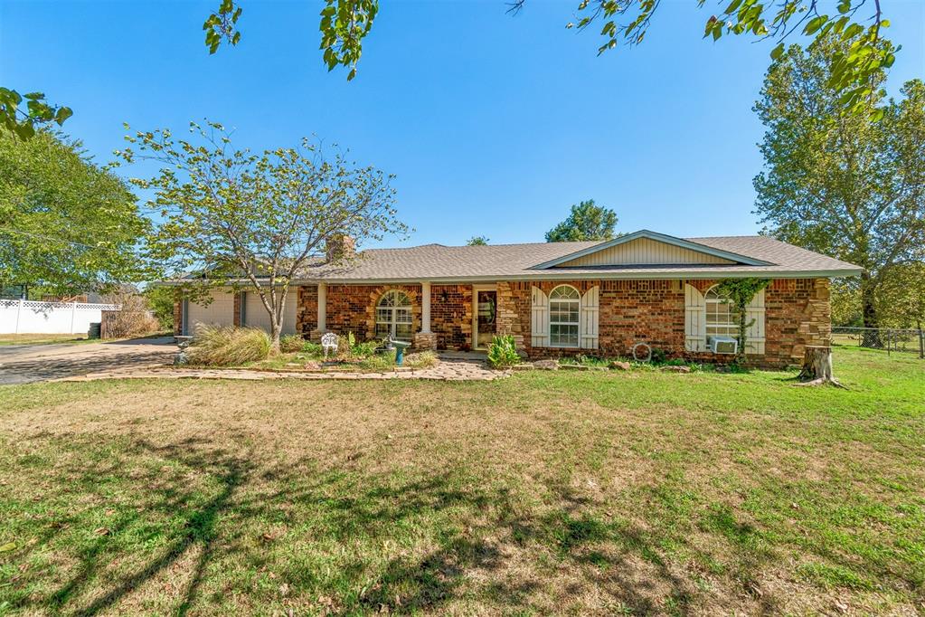 900 N Choctaw Road Property Photo 1