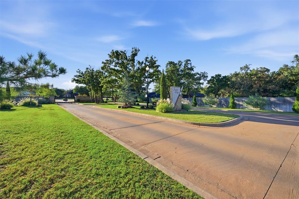 8220 Red Feather Property Photo 1