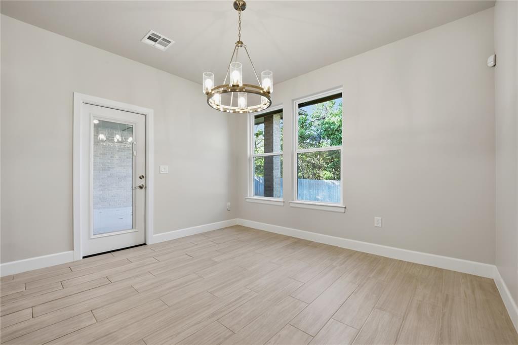 8220 Red Feather Property Photo 7