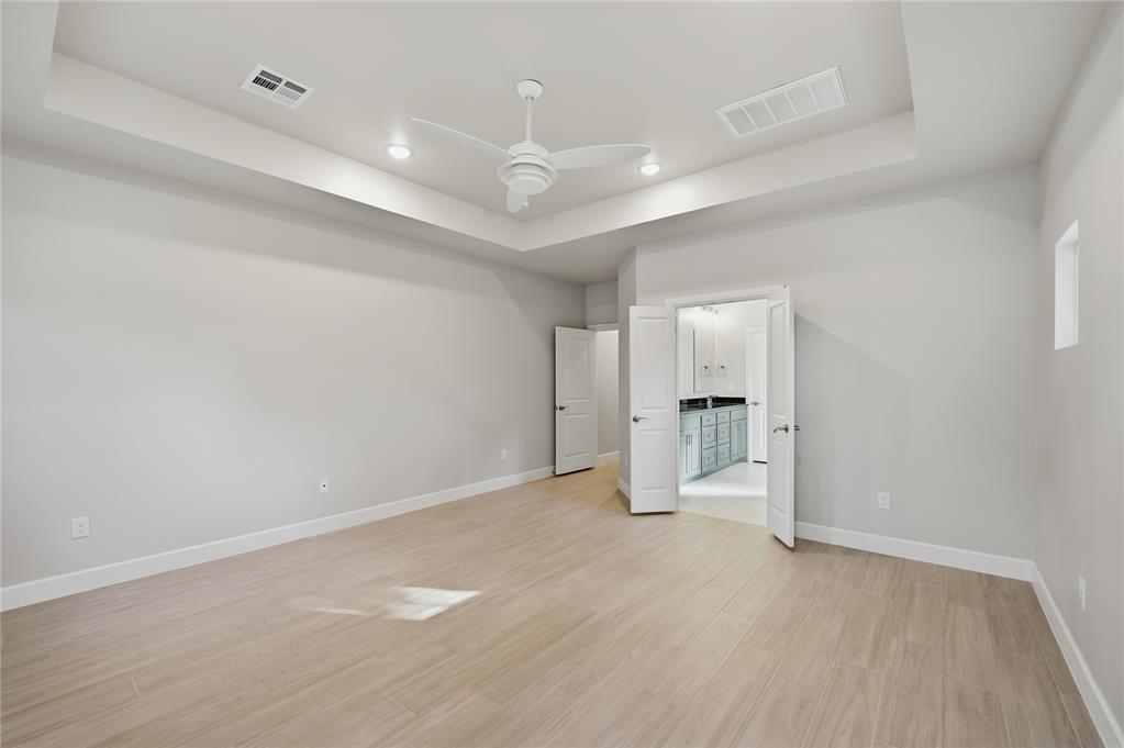 8220 Red Feather Property Photo 16