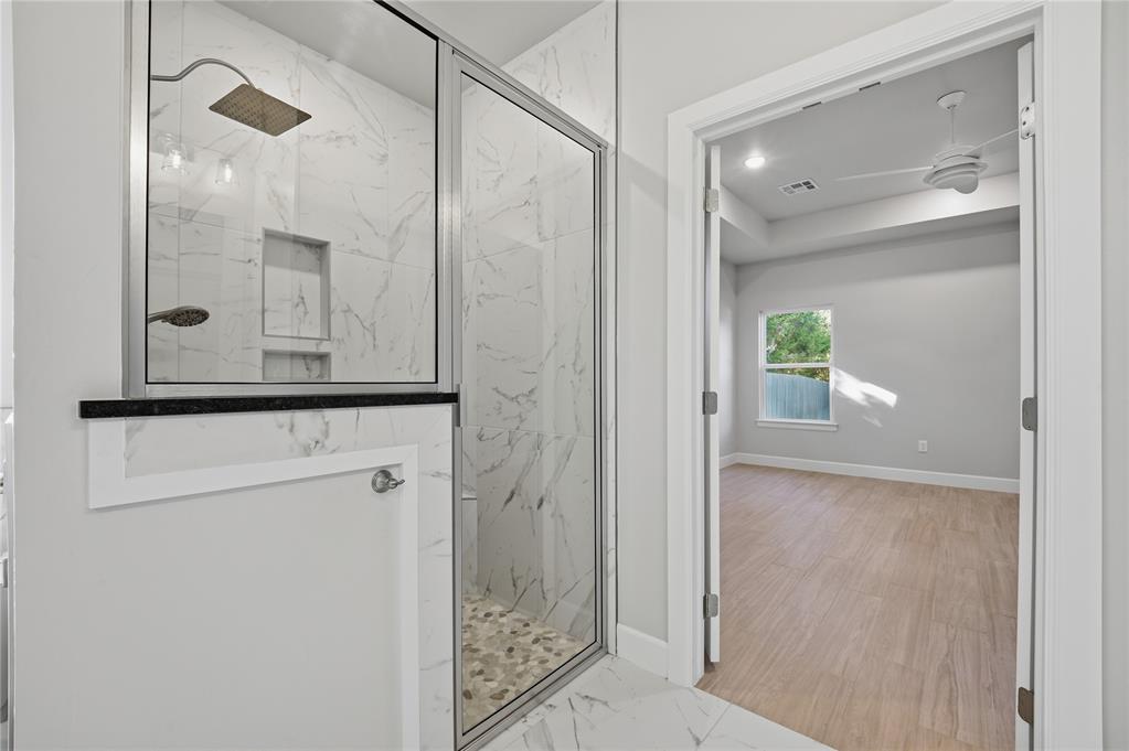 8220 Red Feather Property Photo 19
