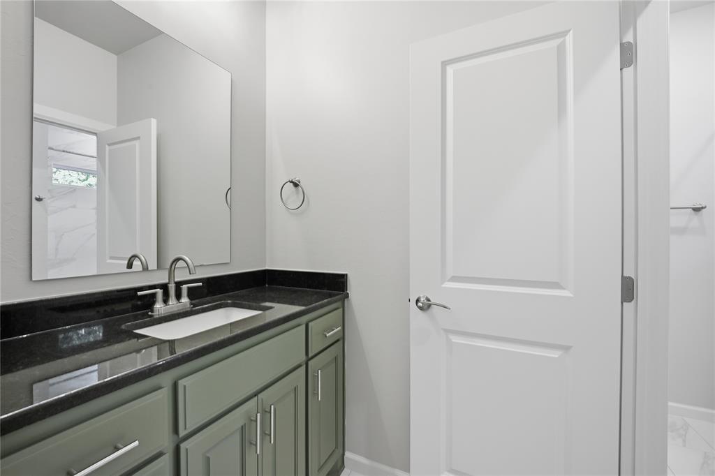 8220 Red Feather Property Photo 21