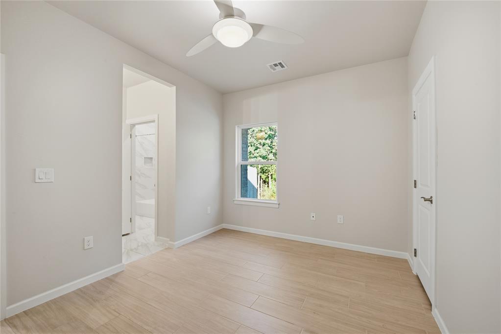 8220 Red Feather Property Photo 25