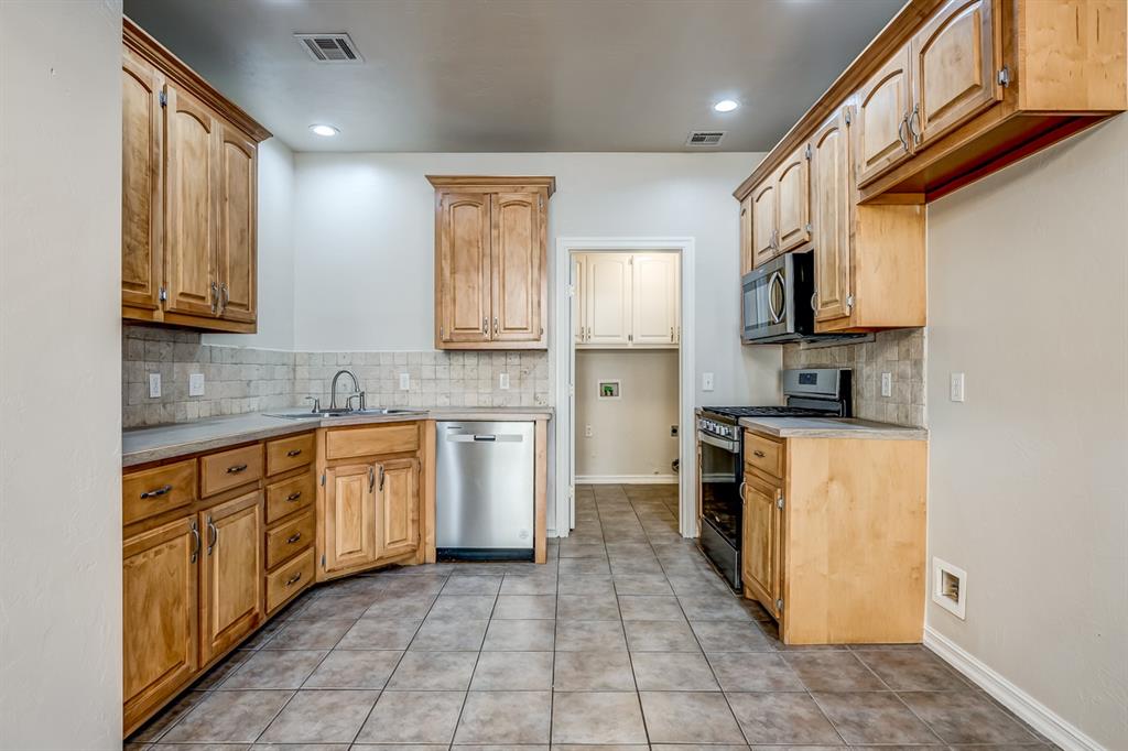 13412 Prairie View Lane Property Photo 10