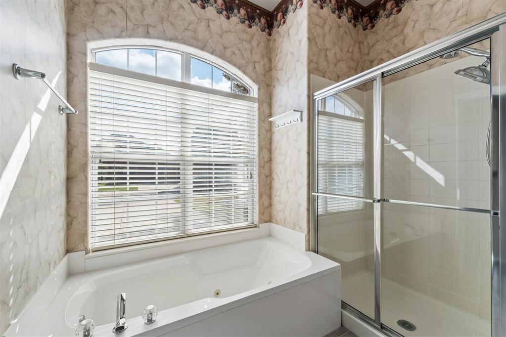 16701 Covington Manor Property Photo 4