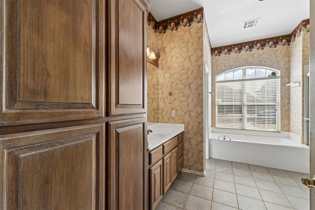 16701 Covington Manor Property Photo 29