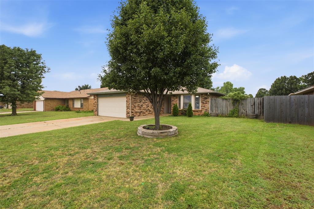 221 W Strasburg Way Property Photo 4