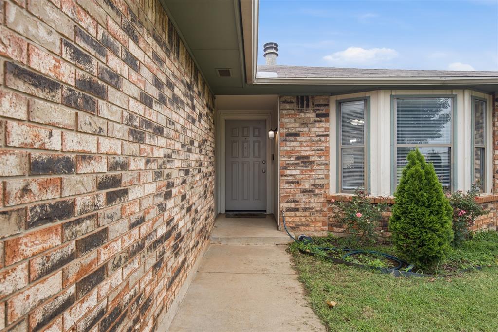 221 W Strasburg Way Property Photo 5