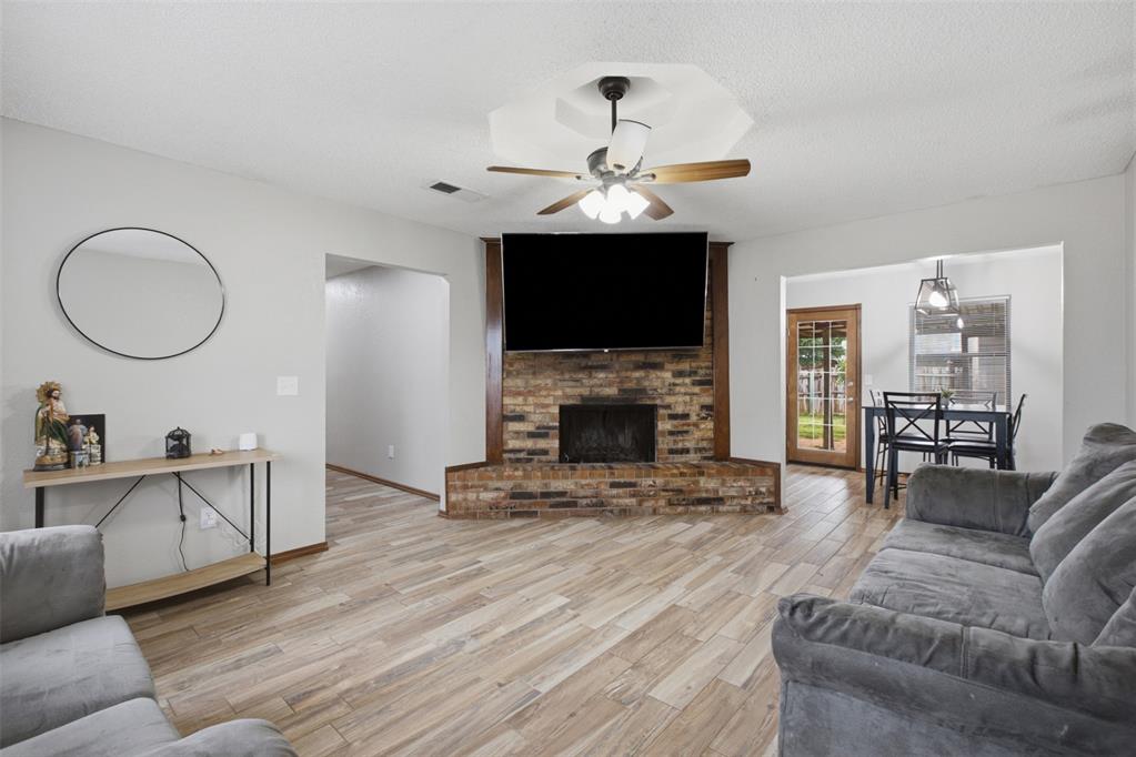 221 W Strasburg Way Property Photo 11