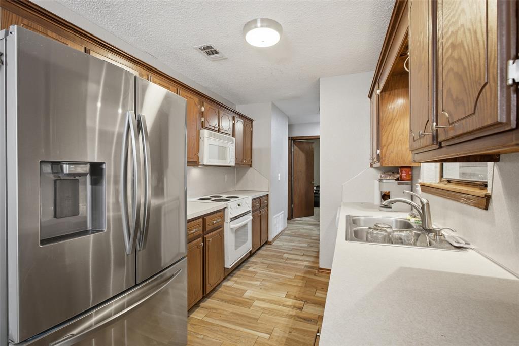 221 W Strasburg Way Property Photo 14