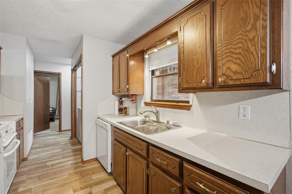 221 W Strasburg Way Property Photo 15