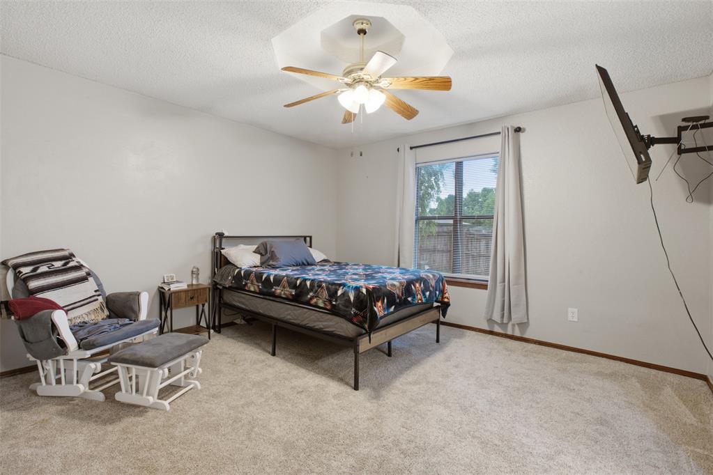 221 W Strasburg Way Property Photo 20