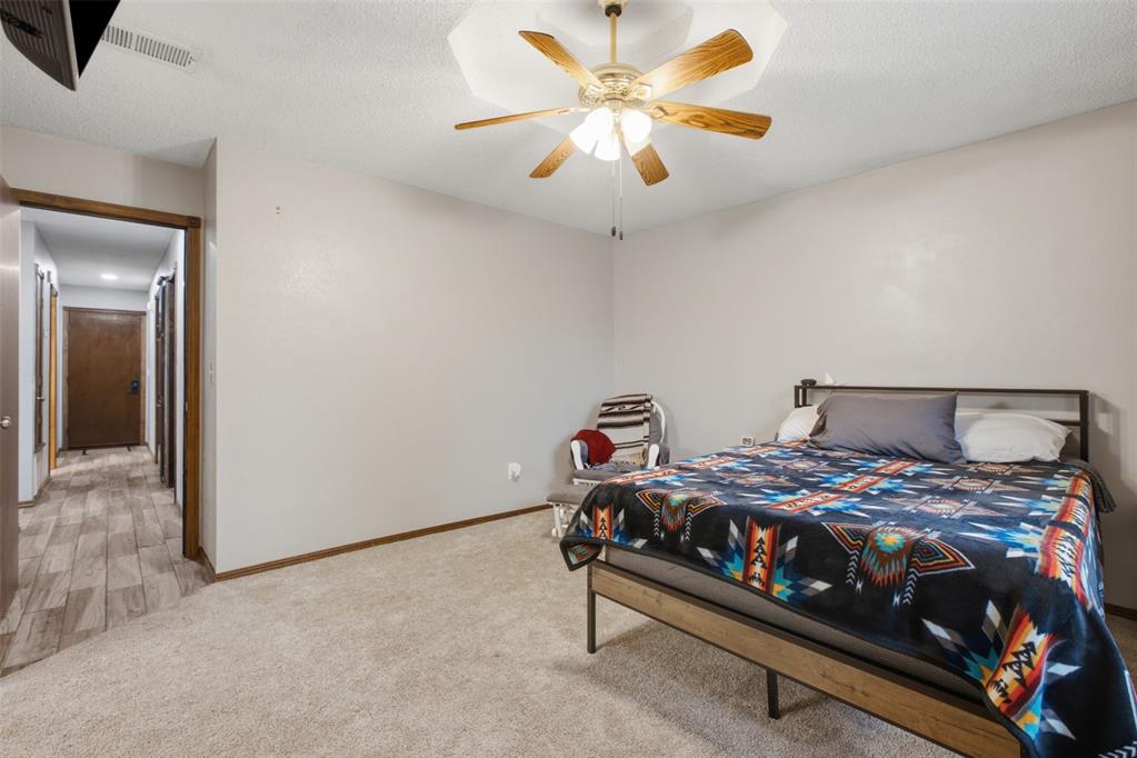 221 W Strasburg Way Property Photo 21