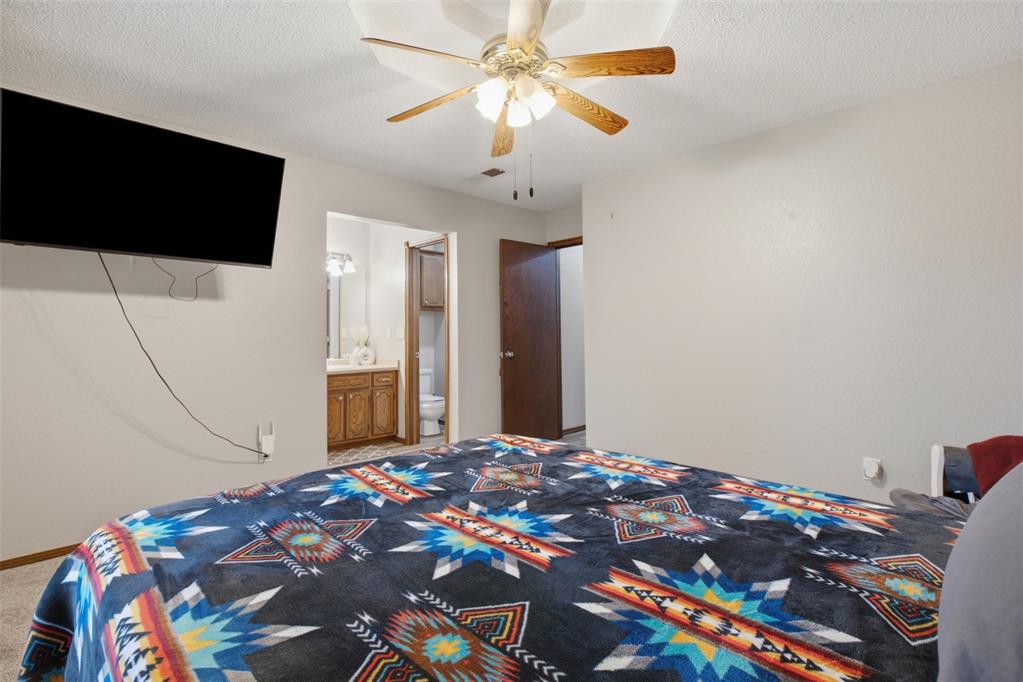 221 W Strasburg Way Property Photo 22