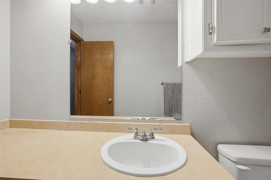 221 W Strasburg Way Property Photo 34