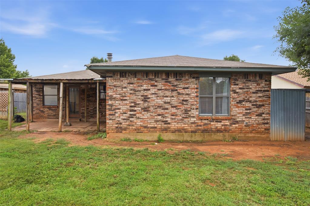 221 W Strasburg Way Property Photo 39