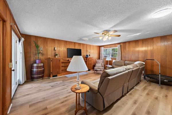 601 N Temple Street Property Photo 6