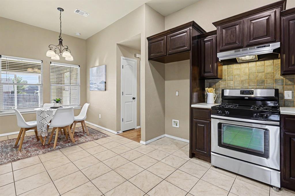 2709 Fawn Lily Road Property Photo 10