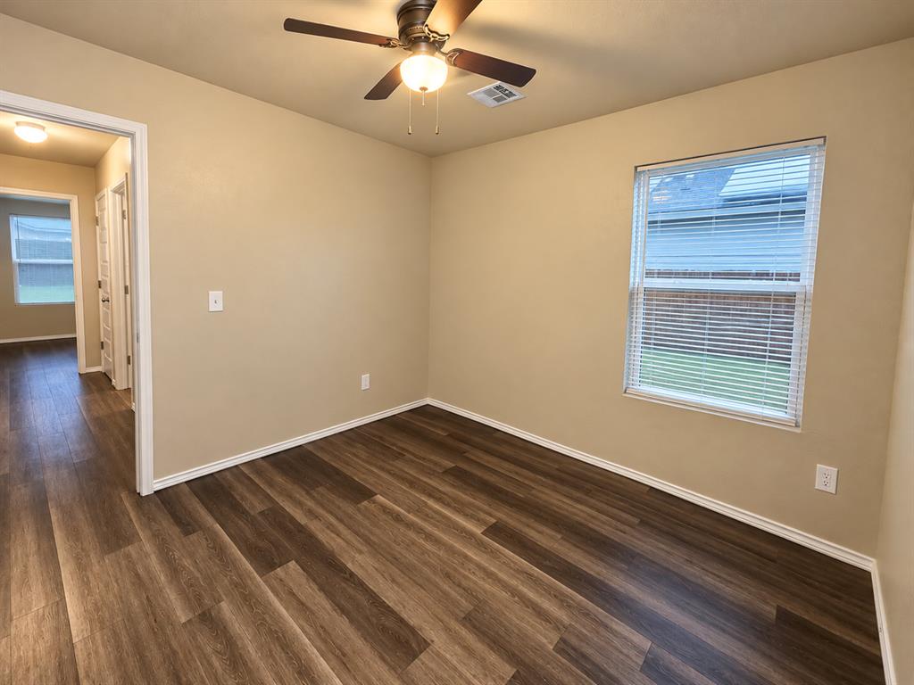 525 W Ava Drive Property Photo 13