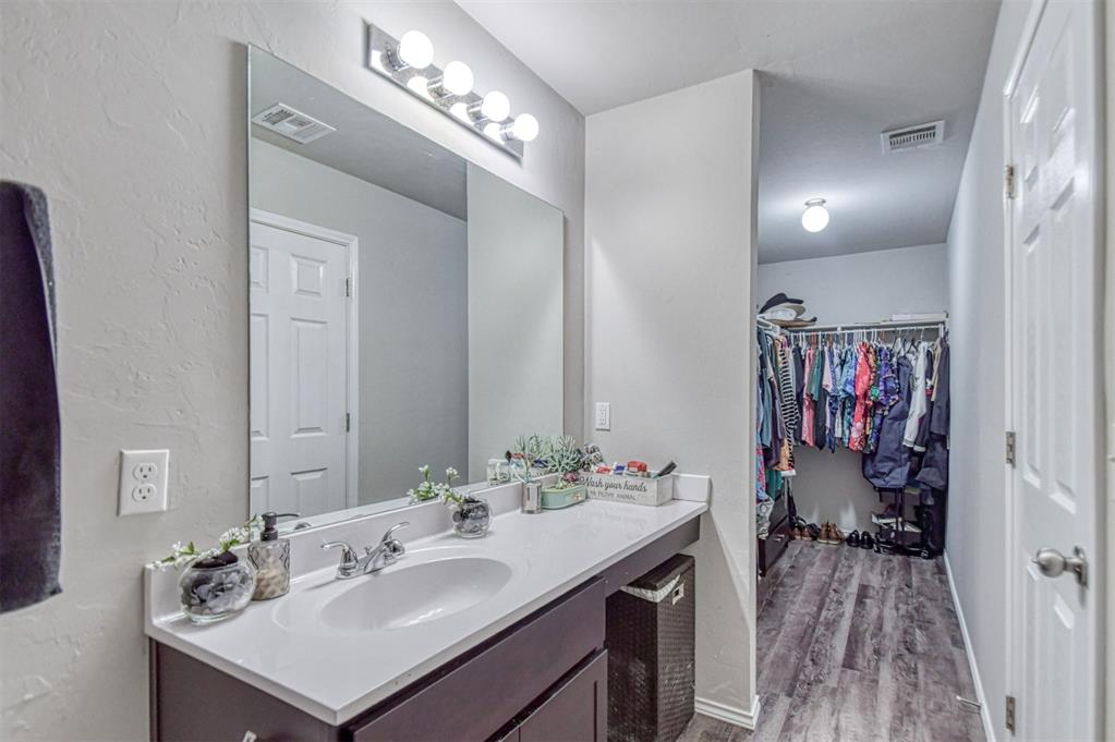 311 Waterside Drive Property Photo 18