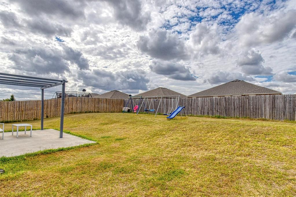311 Waterside Drive Property Photo 33