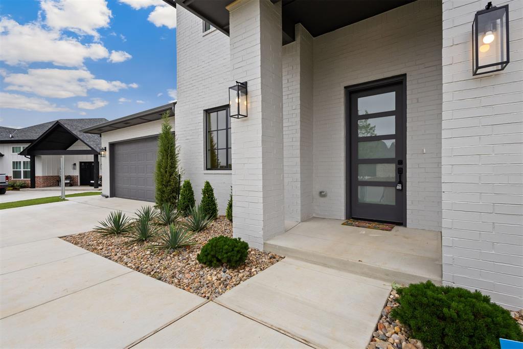 12704 Cobblestone Curve Road Property Photo 4