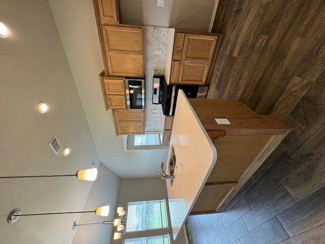 13321 Collins Avenue Property Photo 10