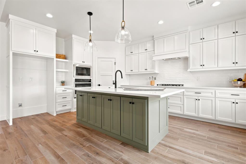 12805 Cobblestone Curve Road Property Photo 7