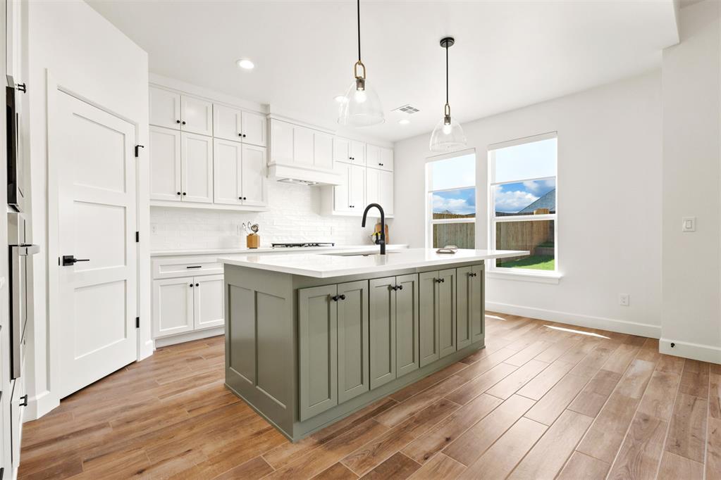 12805 Cobblestone Curve Road Property Photo 9