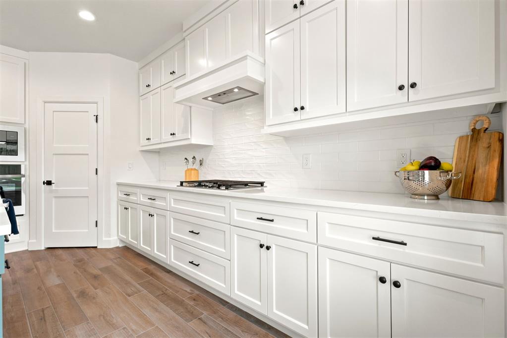 12805 Cobblestone Curve Road Property Photo 10