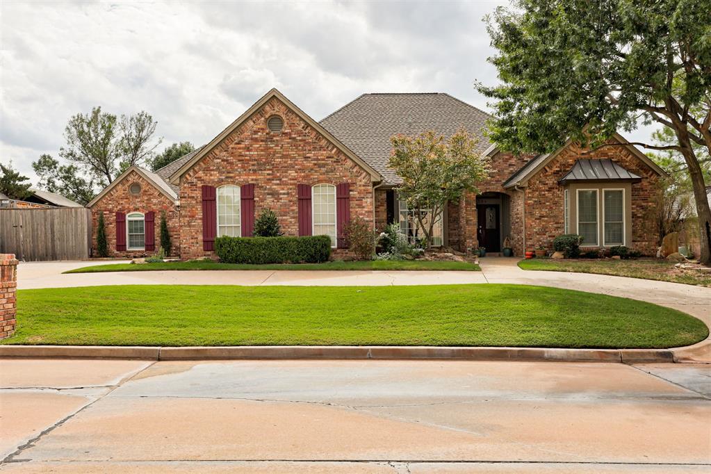 704 Glenridge Drive Property Photo 1