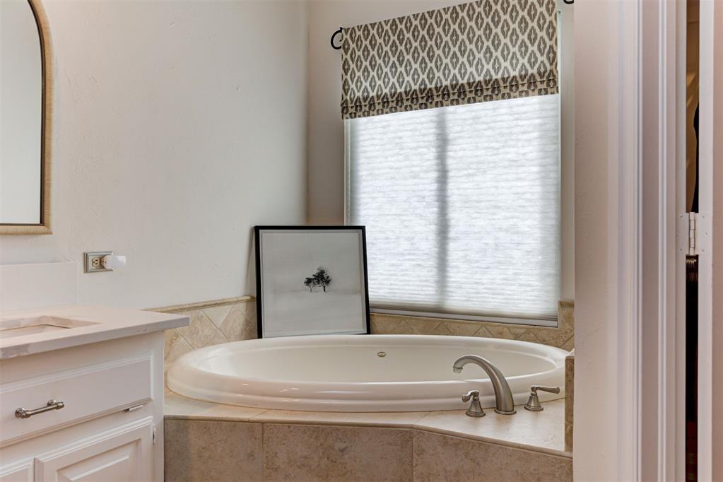 704 Glenridge Drive Property Photo 27
