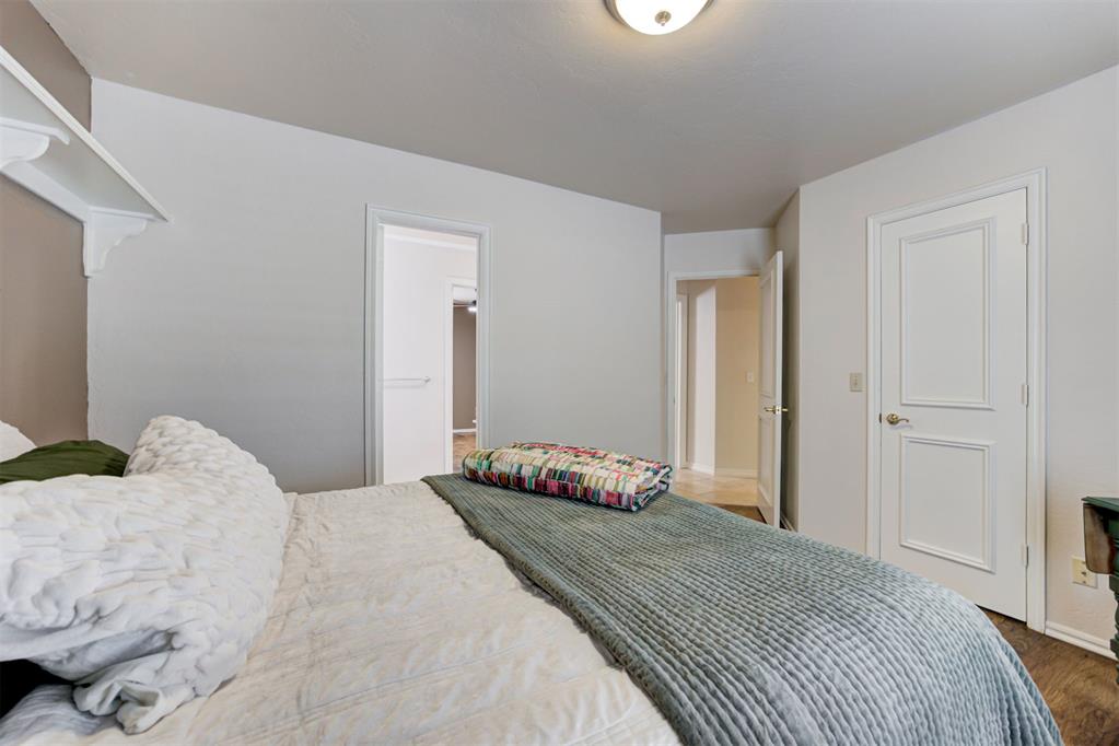704 Glenridge Drive Property Photo 33