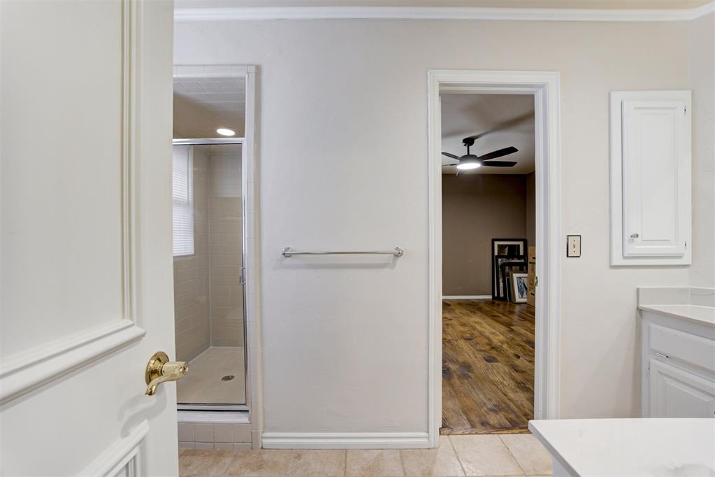 704 Glenridge Drive Property Photo 34
