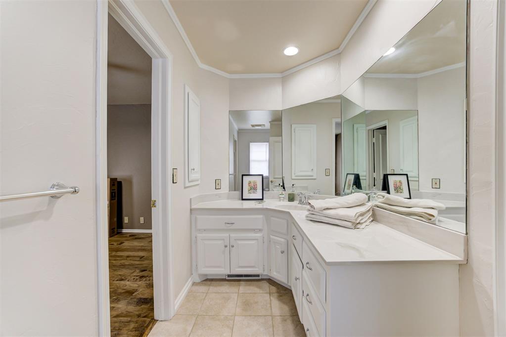 704 Glenridge Drive Property Photo 35