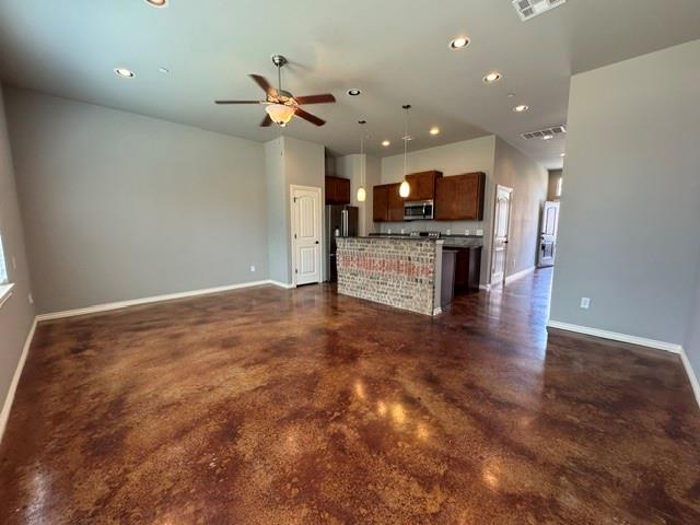 587 S Fretz Avenue Property Photo 6