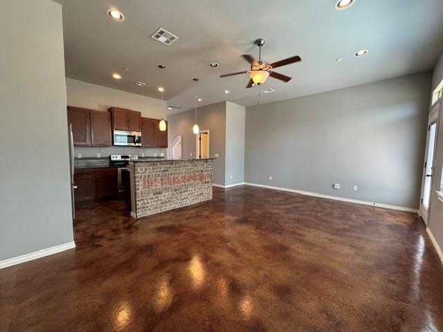 587 S Fretz Avenue Property Photo 7
