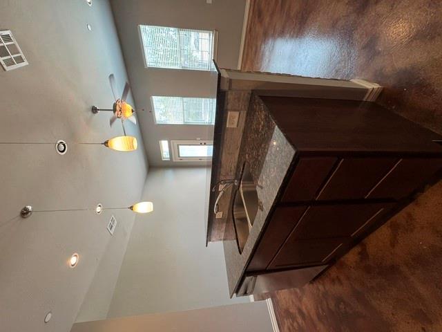 587 S Fretz Avenue Property Photo 8