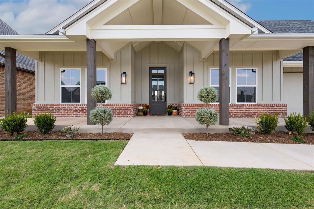 12809 Cobblestone Curve Road Property Photo 2