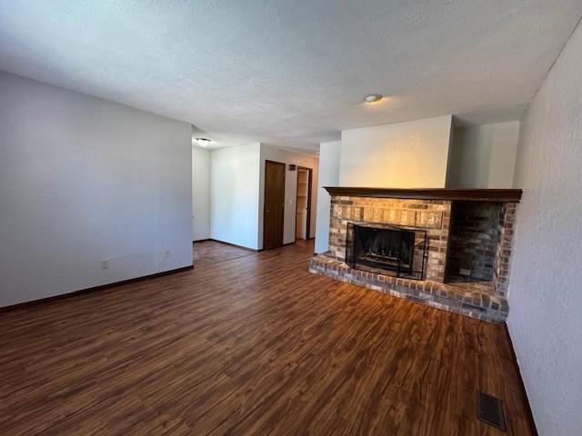 2913 Village Circle Property Photo 4