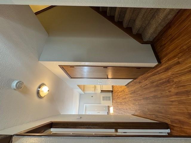 2913 Village Circle Property Photo 7