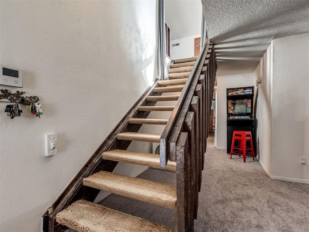 748 Westglen Drive Property Photo 25