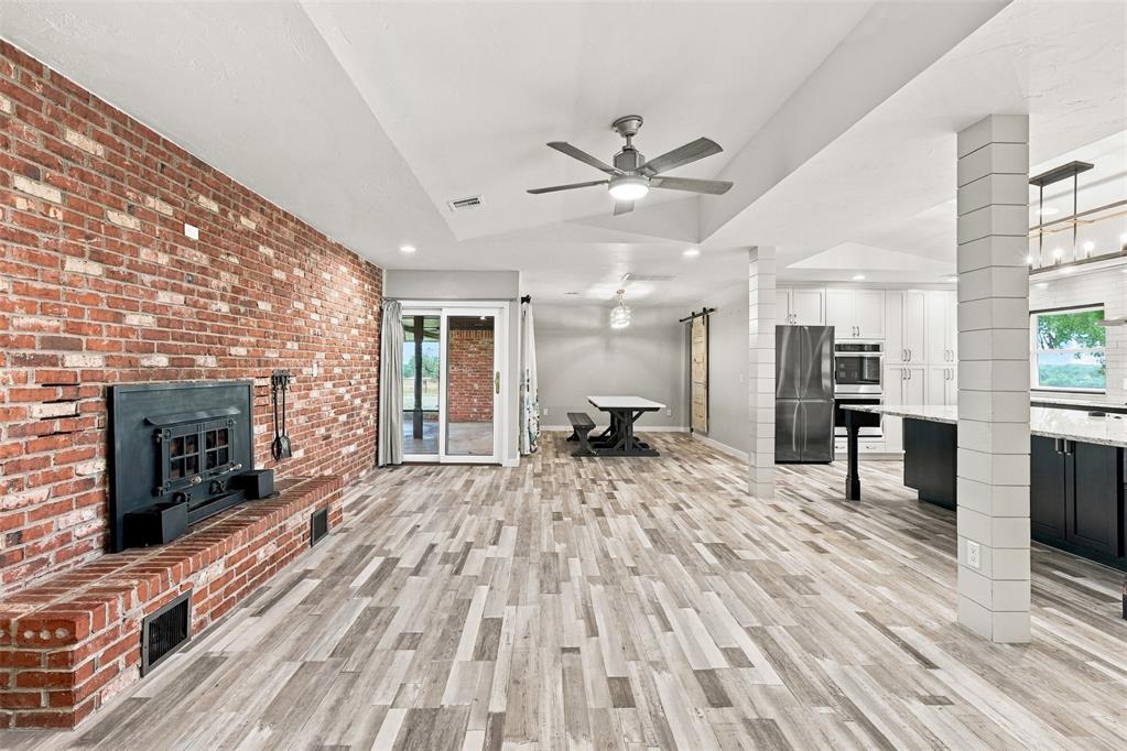2457 Barrington Property Photo 6