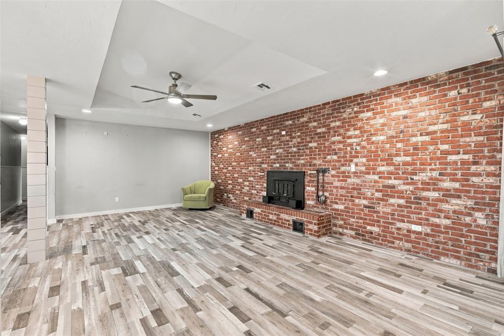2457 Barrington Property Photo 8