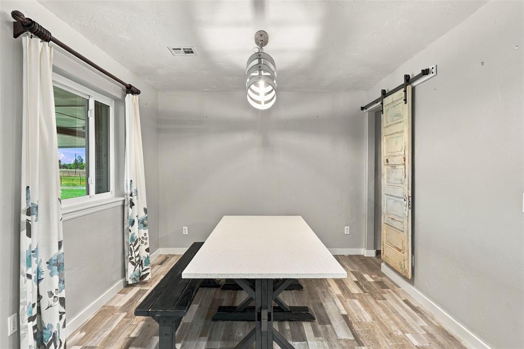 2457 Barrington Property Photo 14