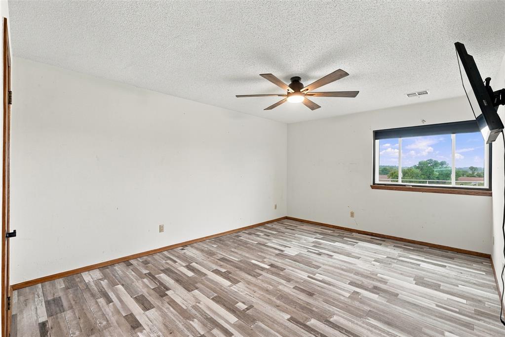 2457 Barrington Property Photo 15