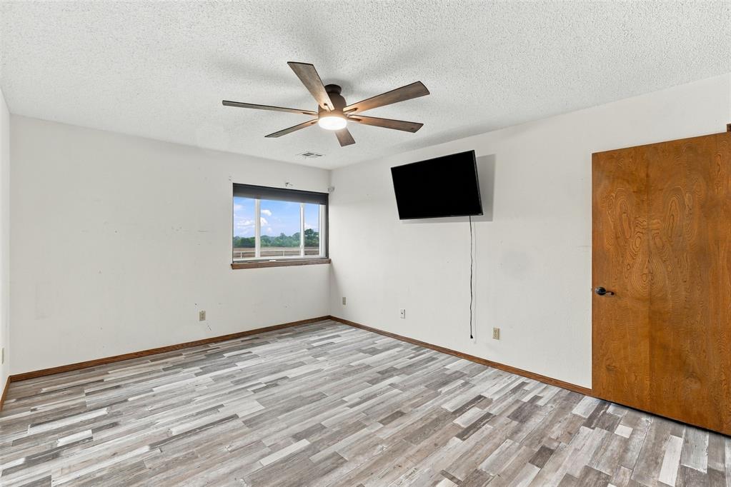 2457 Barrington Property Photo 16