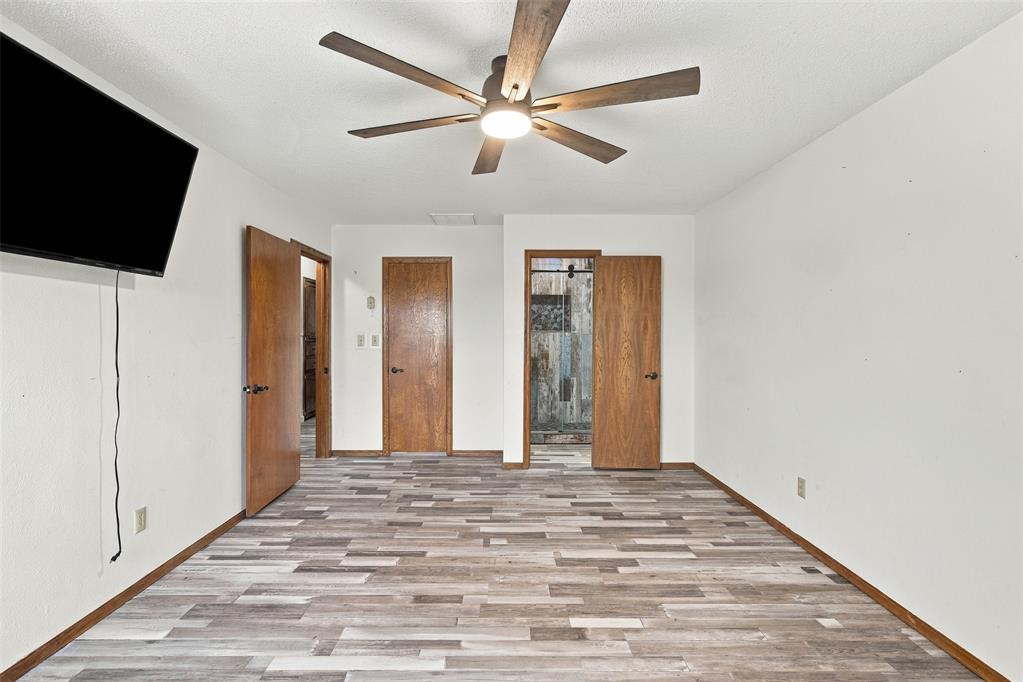 2457 Barrington Property Photo 17