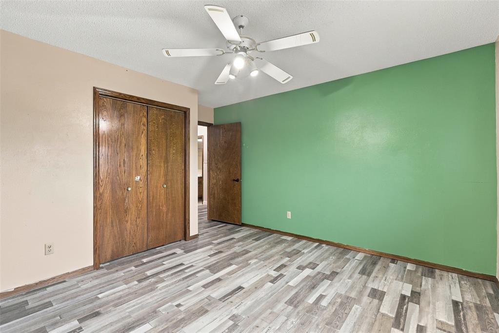2457 Barrington Property Photo 25