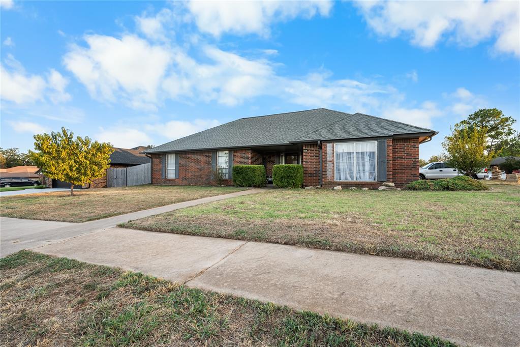1816 N Lincoln Avenue Property Photo 1